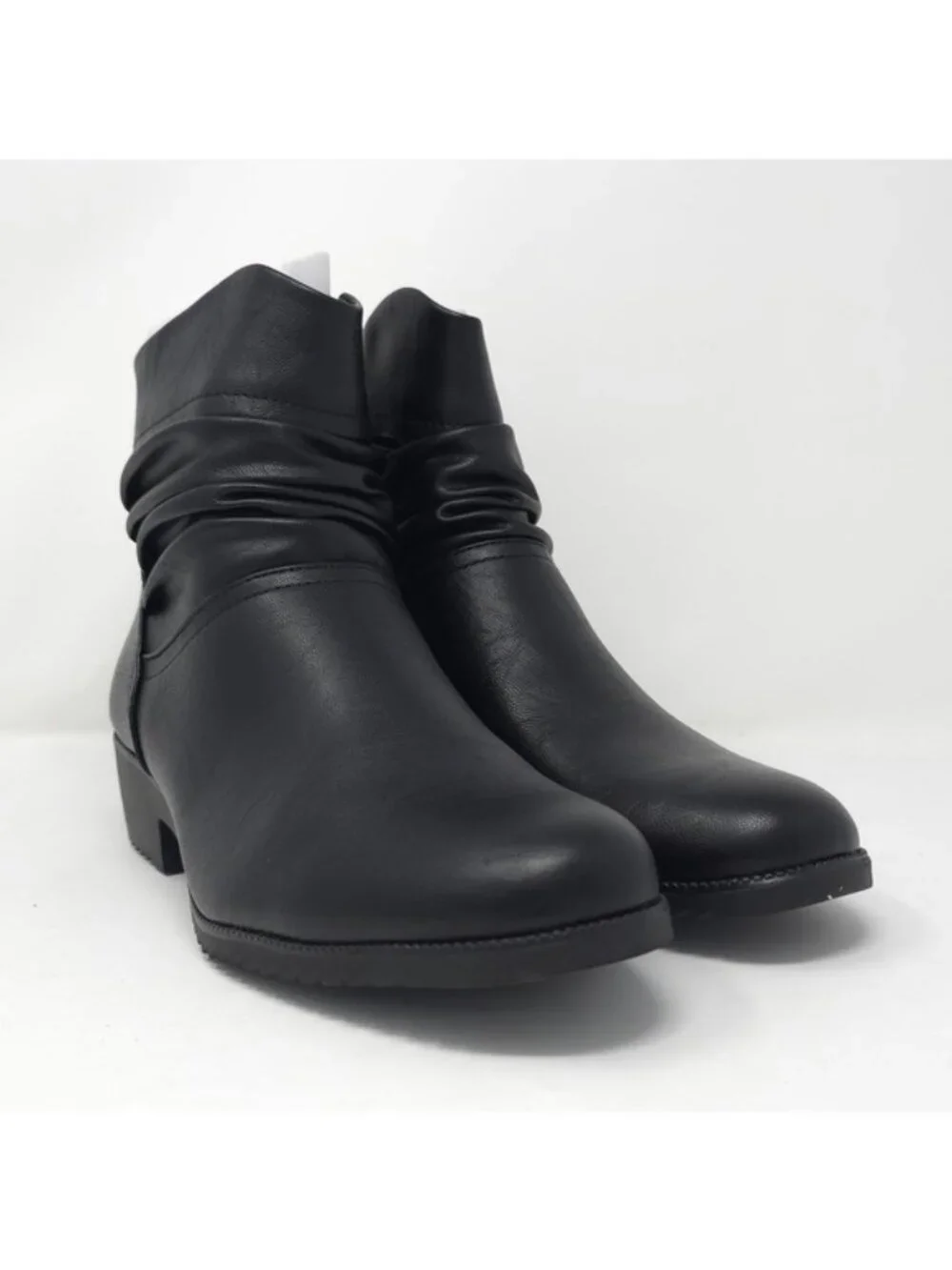 CLIFFS BY WHITE MOUNTAIN Durbon Block Heeled Ankle Bootie Black/Smooth 10M